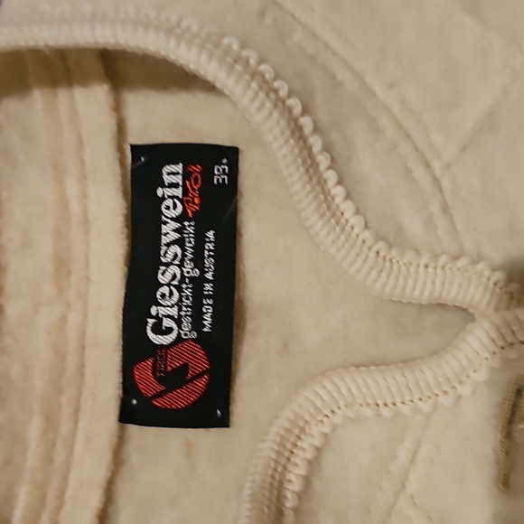 STUNNING VINTAGE GIESSWEN Women's Cream Quilted Wool Crop Jacket - Picture 2 of 7